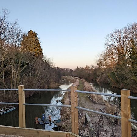 Peacock Lake Glamping Villa Nottingham Eksteriør bilde