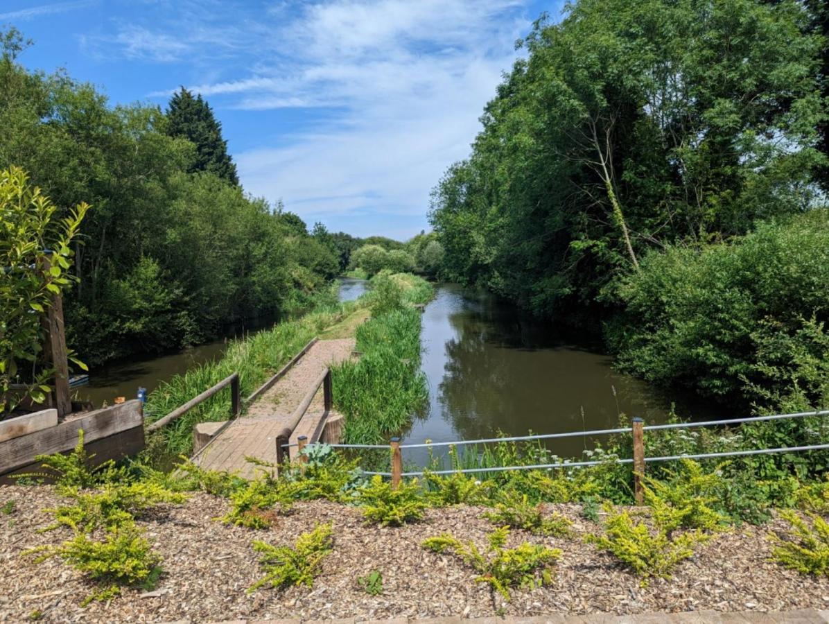 Peacock Lake Glamping Villa Nottingham Eksteriør bilde